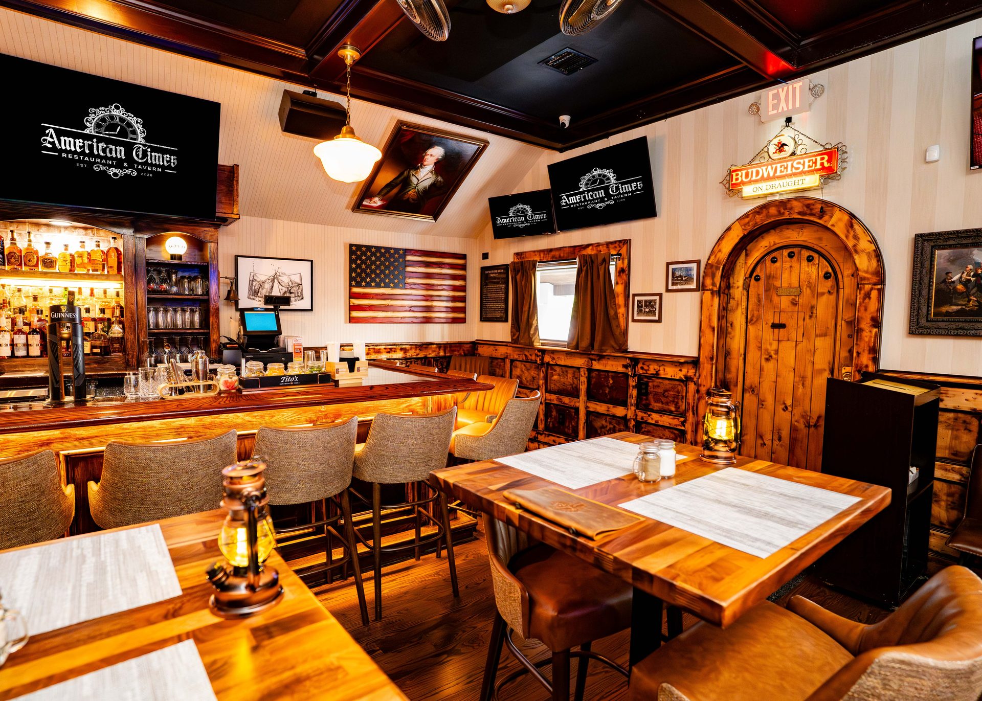 Oakdale's Modern American Tavern