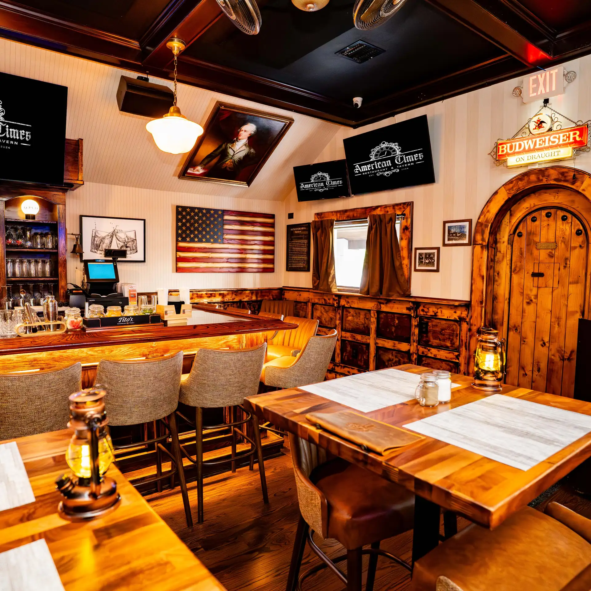 Oakdale's Modern American Tavern